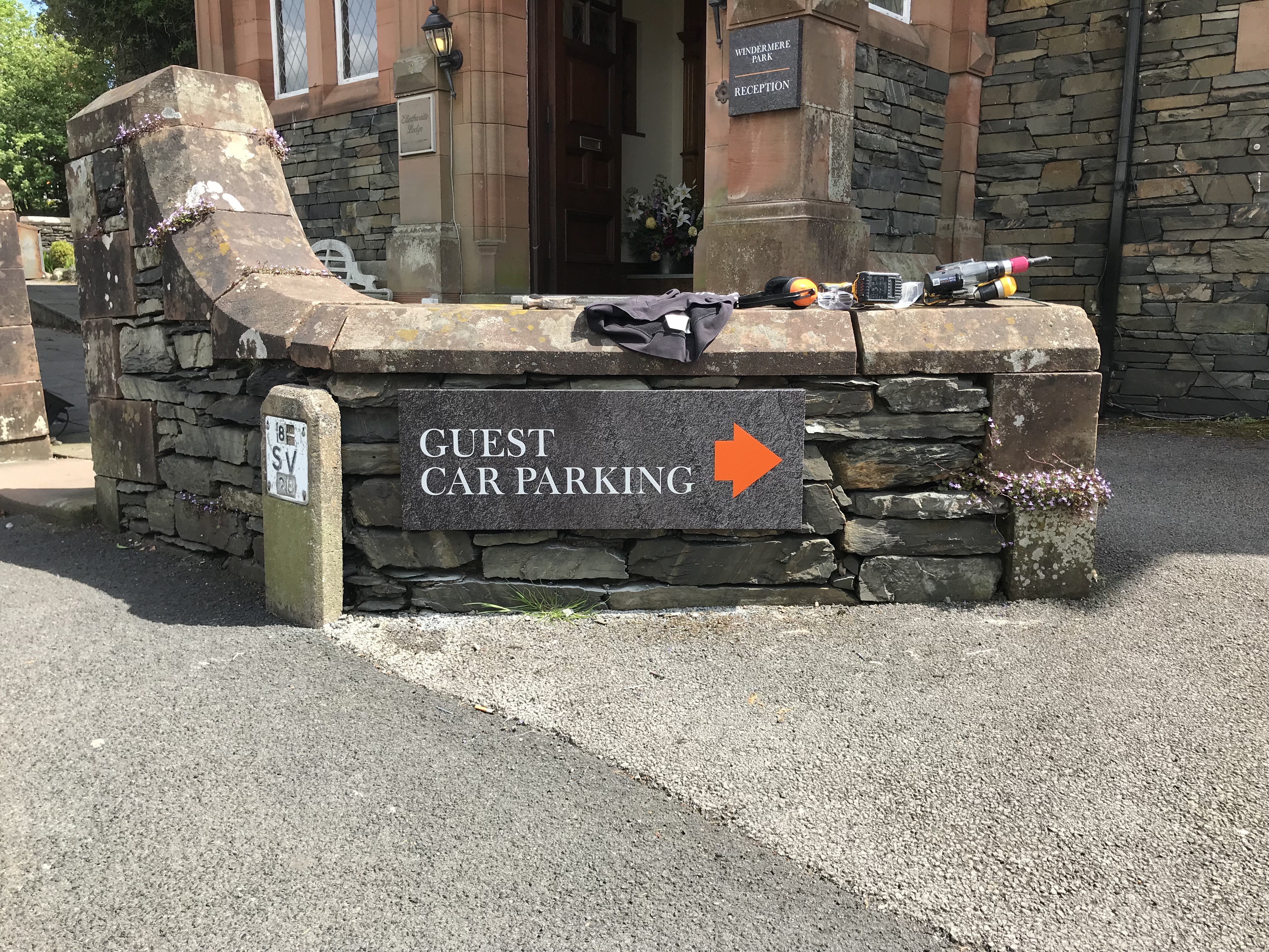 Reflective vinyl sign